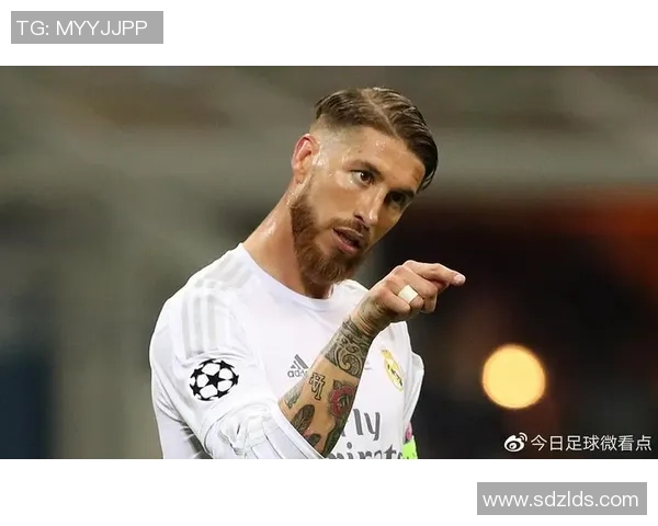 脖子纹蝴蝶的足球明星背后故事与成就揭秘